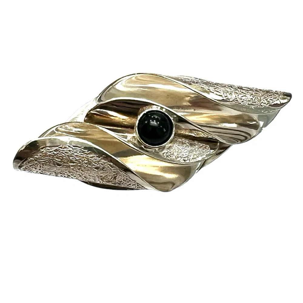 VINTAGE LEBITSKI STERLING SILVER & ONYX SCROLL DESIGN BROOCH
